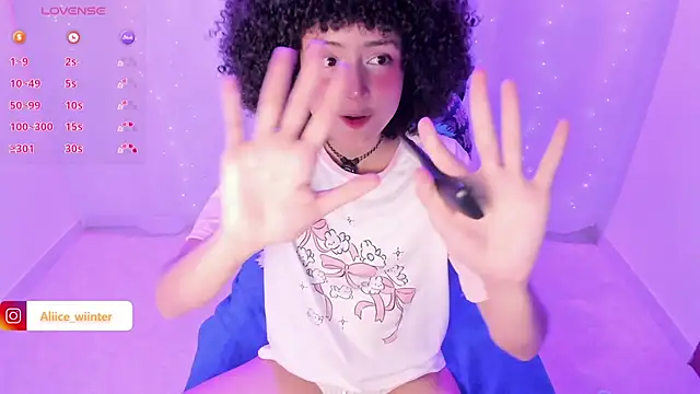 Snapshot of Alice_winter_ chatting on March 17, 2025, 10:29 pm Alice winter online show from March 17, 2025, 10:29 pm