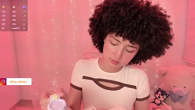 Snapshot of Alice_winter_ chatting on November 12, 2025, 6:12 pm Alice winter online show from November 12, 2025, 6:12 pm