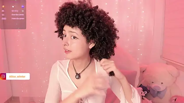 Snapshot of Alice_winter_ chatting on November 5, 2025, 6:11 pm Alice winter online show from November 5, 2025, 6:11 pm