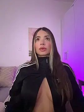 Ashleyjenner  online show from March 6, 2026, 9:37 am