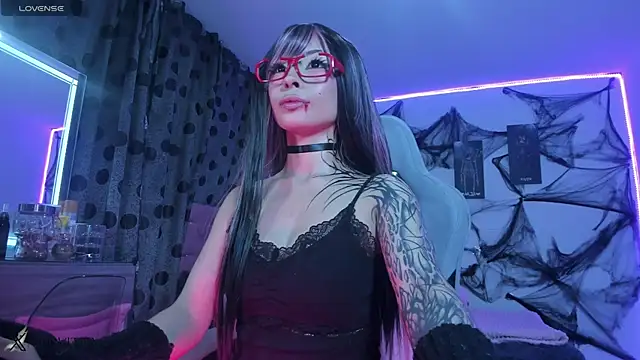 satanbabee online show from October 7, 2025, 11:28 pm