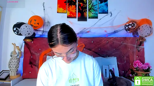 Ruth harvey  online show from October 29, 2025, 1:54 pm