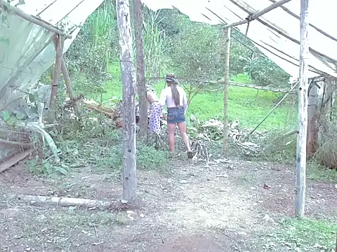 Snapshot of tayiro_r chatting on November 6, 2025, 6:23 pm tayiro r online show from November 6, 2025, 6:23 pm