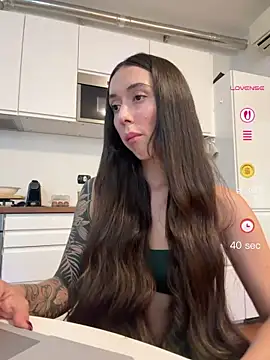 emiliasommer online show from June 1, 2026, 5:01 pm