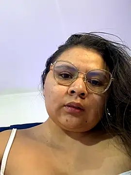 Snapshot of alice_love052 chatting on November 15, 2025, 4:27 am alice love052 online show from November 15, 2025, 4:27 am