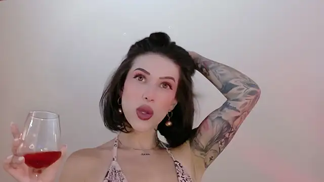 Hannah Borbon online show from April 9, 2026, 2:24 am