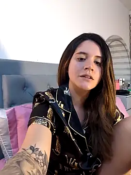 maliciaworld online show from December 23, 2025, 2:22 am