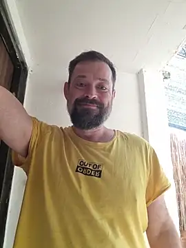 Snapshot of zefside42 chatting on November 28, 2025, 6:35 am zefside42 online show from November 28, 2025, 6:35 am