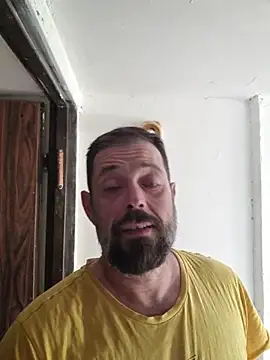 Snapshot of zefside42 chatting on November 19, 2025, 11:43 am zefside42 online show from November 19, 2025, 11:43 am