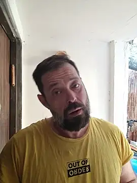 Snapshot of zefside42 chatting on November 29, 2025, 8:36 am zefside42 online show from November 29, 2025, 8:36 am