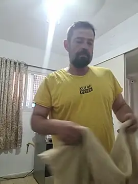 Snapshot of zefside42 chatting on November 25, 2025, 10:37 am zefside42 online show from November 25, 2025, 10:37 am