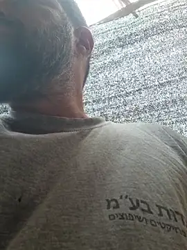 Snapshot of zefside42 chatting on November 21, 2025, 9:41 am zefside42 online show from November 21, 2025, 9:41 am