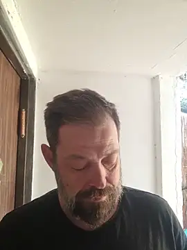 Snapshot of zefside42 chatting on December 5, 2025, 7:51 am zefside42 online show from December 5, 2025, 7:51 am