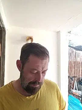 Snapshot of zefside42 chatting on December 3, 2025, 11:53 am zefside42 online show from December 3, 2025, 11:53 am