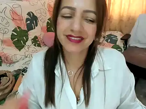 Snapshot of MonicaGarcia_ chatting on September 29, 2025, 8:58 pm MonicaGarcia online show from September 29, 2025, 8:58 pm