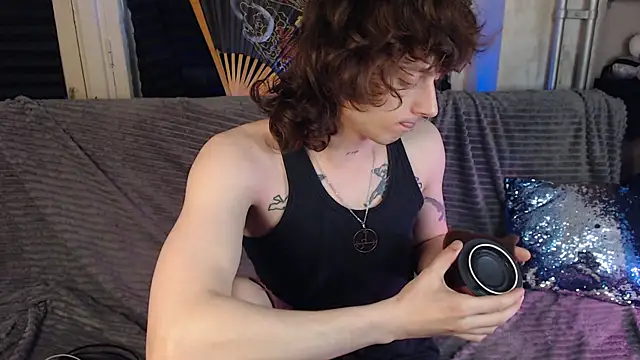 Snapshot of axxxturel chatting on May 25, 2026, 4:49 pm axxxturel online show from May 25, 2026, 4:49 pm