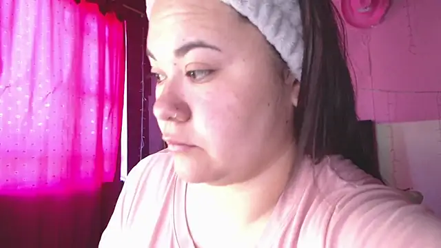 Snapshot of NikkiRous_ chatting on February 28, 2026, 12:27 pm NikkiRous online show from February 28, 2026, 12:27 pm