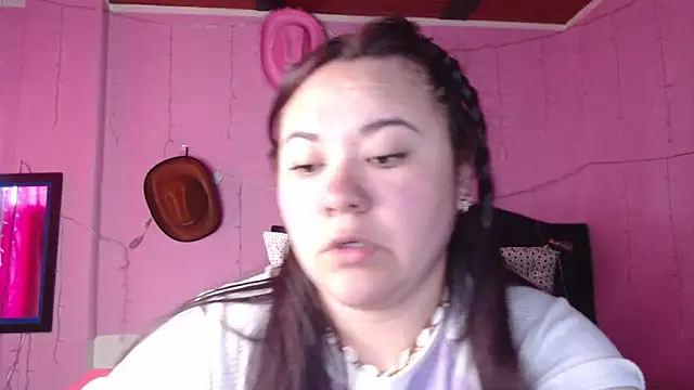 NikkiRous  online show from December 5, 2025, 1:10 pm