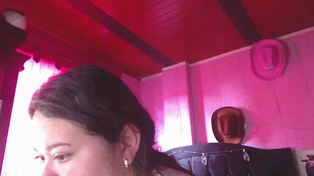 Snapshot of NikkiRous_ chatting on June 9, 2026, 1:23 pm NikkiRous online show from June 9, 2026, 1:23 pm