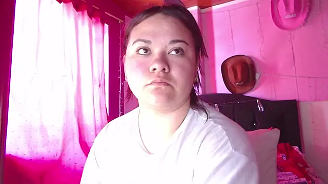 Snapshot of NikkiRous_ chatting on February 5, 2026, 4:36 pm NikkiRous online show from February 5, 2026, 4:36 pm