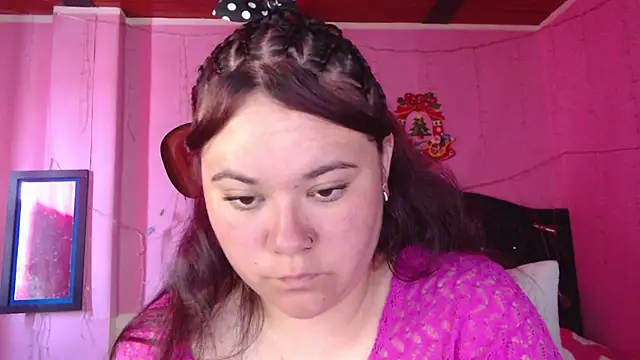 Snapshot of NikkiRous_ chatting on January 5, 2026, 5:27 pm NikkiRous online show from January 5, 2026, 5:27 pm