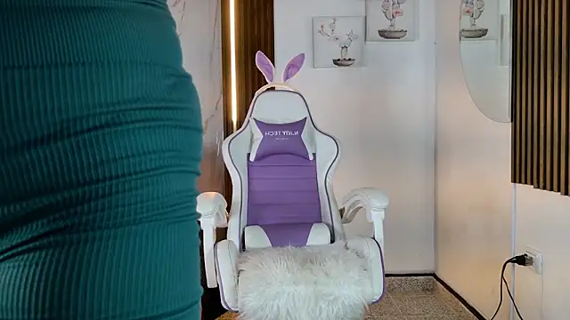 mia 099 online show from November 26, 2025, 8:20 pm