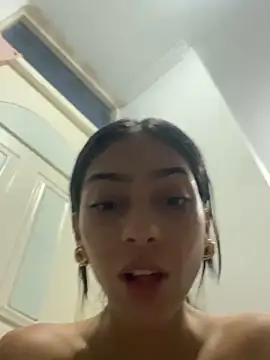 Snapshot of Ema_azel chatting on March 19, 2025, 6:35 am Ema azel online show from March 19, 2025, 6:35 am