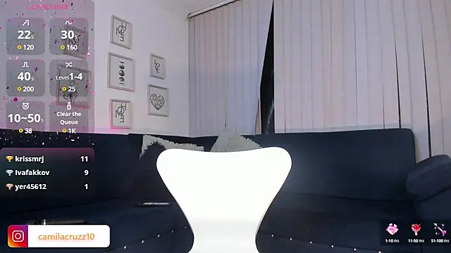 Snapshot of cami_cruzz chatting on March 4, 2025, 11:43 pm cami cruzz online show from March 4, 2025, 11:43 pm