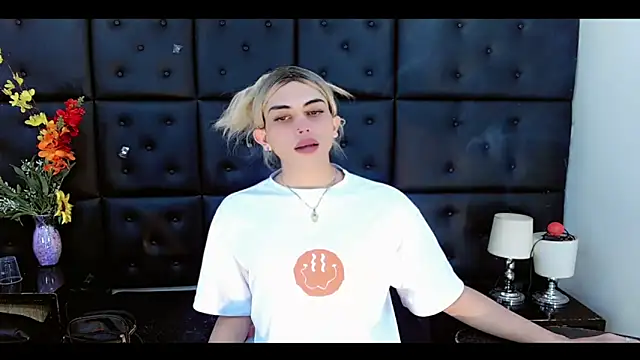 Daniela Pink  online show from February 22, 2026, 7:04 pm