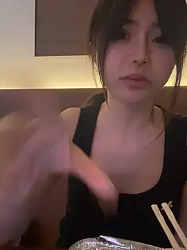 Snapshot of Duduludululu chatting on March 22, 2025, 3:42 pm Duduludululu online show from March 22, 2025, 3:42 pm