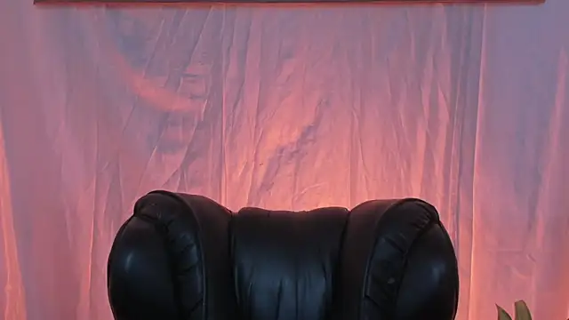 AnnyThompson  online show from April 20, 2026, 3:53 am