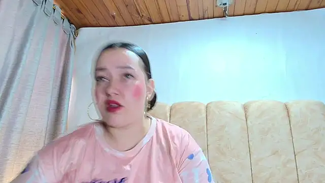 Snapshot of Zoe_Curvy chatting on November 26, 2025, 12:38 pm Zoe Curvy online show from November 26, 2025, 12:38 pm