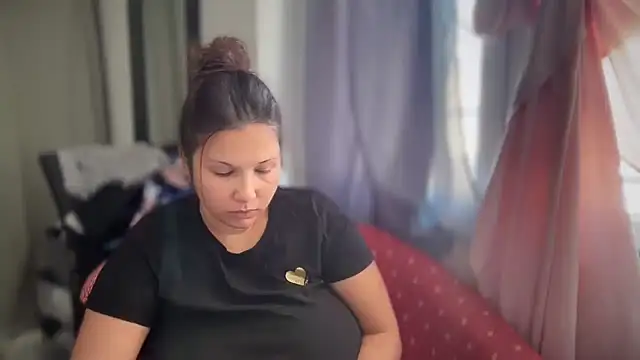 Snapshot of minette-sexy chatting on September 19, 2025, 9:24 am minette-sexy online show from September 19, 2025, 9:24 am