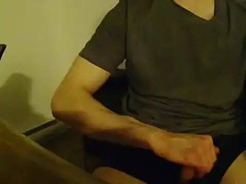 Snapshot of L0cKyseven77 chatting on March 18, 2025, 9:23 am L0cKyseven77 online show from March 18, 2025, 9:23 am