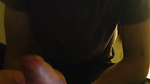 Snapshot of L0cKyseven77 chatting on October 8, 2025, 12:01 am L0cKyseven77 online show from October 8, 2025, 12:01 am