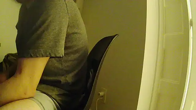 Snapshot of L0cKyseven77 chatting on October 16, 2025, 12:30 am L0cKyseven77 online show from October 16, 2025, 12:30 am