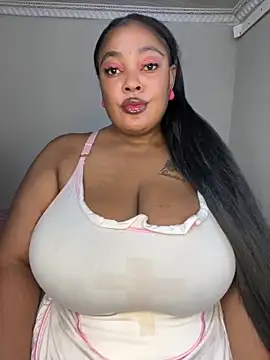 Snapshot of Katamia25 chatting on January 19, 2025, 5:48 am Katamia25 online show from January 19, 2025, 5:48 am