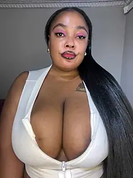 Snapshot of Katamia25 chatting on January 12, 2025, 6:38 pm Katamia25 online show from January 12, 2025, 6:38 pm