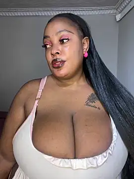 Snapshot of Katamia25 chatting on January 12, 2025, 6:39 am Katamia25 online show from January 12, 2025, 6:39 am