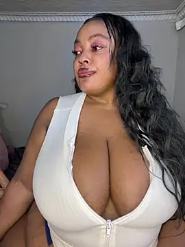 Snapshot of Katamia25 chatting on February 9, 2025, 3:43 am Katamia25 online show from February 9, 2025, 3:43 am