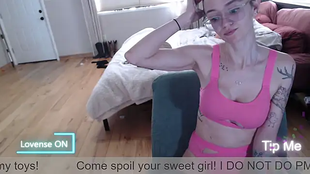 Plantbabeee online show from May 14, 2026, 5:21 pm