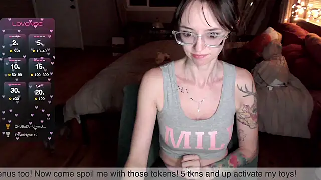 Snapshot of Plantbabeee chatting on March 21, 2025, 3:22 am Plantbabeee online show from March 21, 2025, 3:22 am