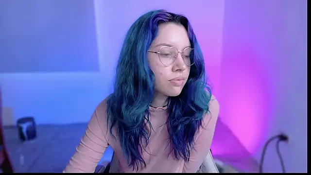 WandaDoll online show from April 18, 2026, 7:58 pm