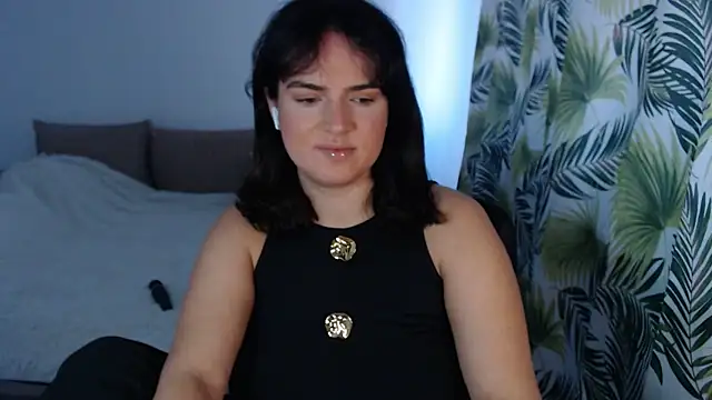 Snapshot of ChloeJewel1 chatting on May 1, 2026, 9:03 am ChloeJewel1 online show from May 1, 2026, 9:03 am