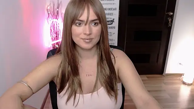 ChloeJewel1 online show from February 1, 2026, 12:25 pm