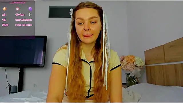 Molly sweetie online show from March 11, 2026, 7:35 am