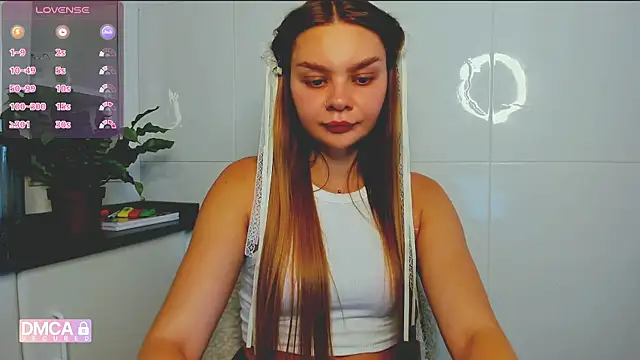 Snapshot of Molly_sweetie chatting on June 7, 2026, 6:57 pm Molly sweetie online show from June 7, 2026, 6:57 pm