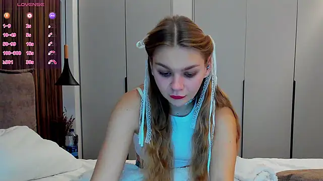 Molly sweetie online show from November 8, 2025, 7:12 am