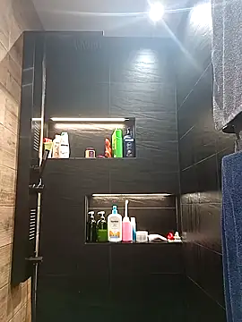 Snapshot of Sweet_bear69 chatting on February 10, 2025, 7:38 pm Sweet bear69 online show from February 10, 2025, 7:38 pm