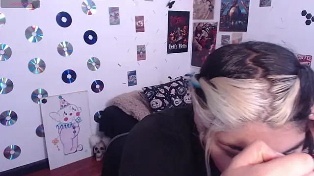 abril666 online show from December 16, 2025, 3:27 pm